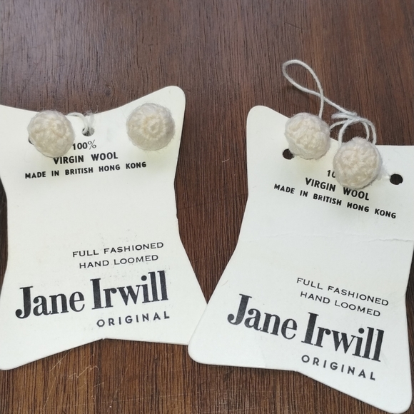 4 Wool Buttons - Picture 1 of 2